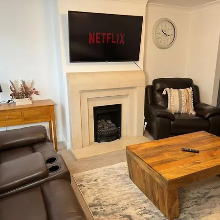 Cosy 3br Modern Semesterbostad